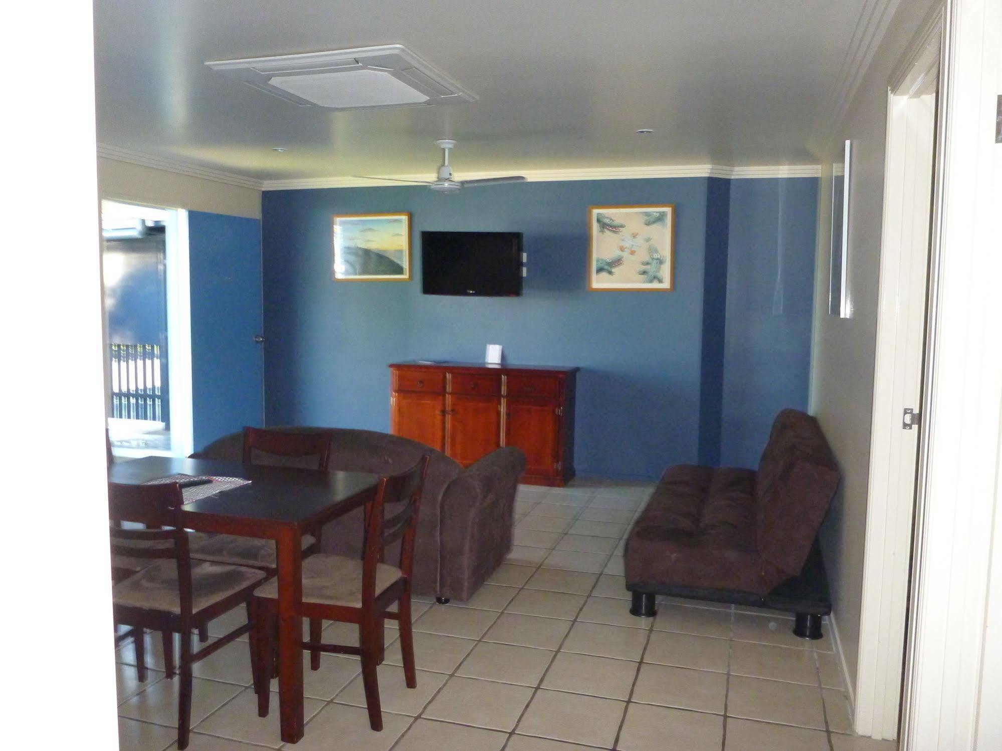 Emu Park Motel Exteriör bild